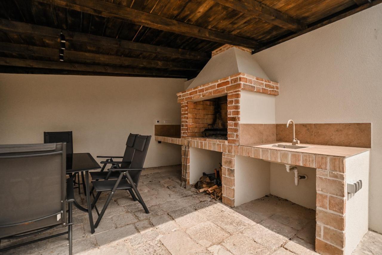 Villa Burra Hreljin Buitenkant foto